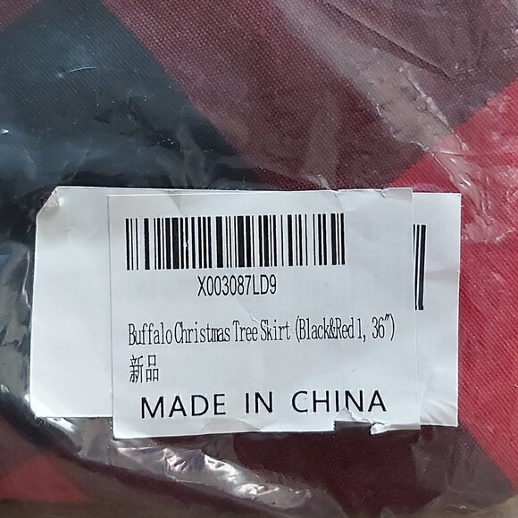 LARGE Red/Black Checkered Christmas Tree Skirt With White Faux Fur Trim - 36 In - Picture 2 of 2